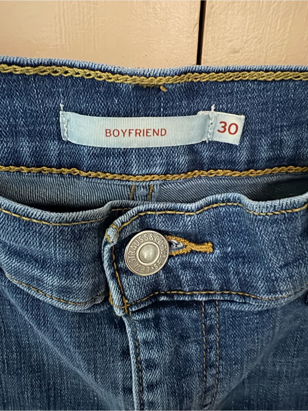 Levi's Women's Medium Blue Relaxed Boyfriend Jeans - Picture 2 of 6